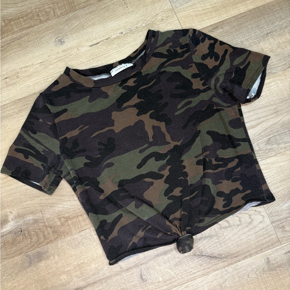 Camo crop top with tie